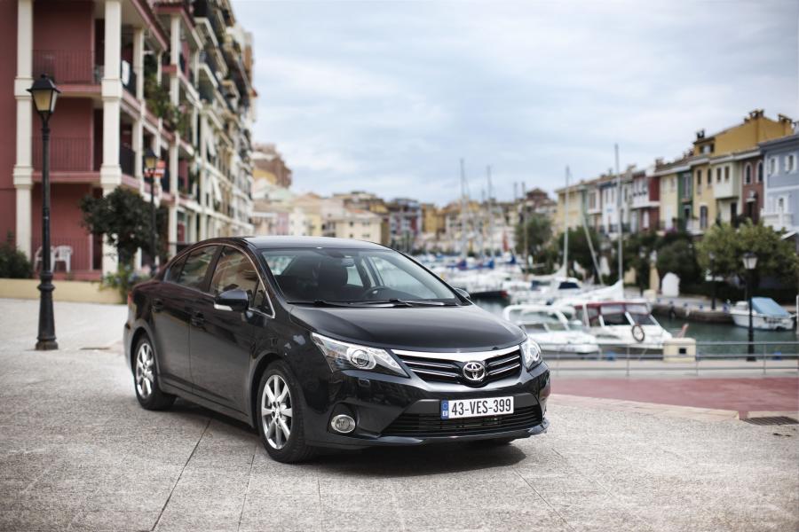  Toyota Avensis Sedan 2011 года  (фото 20 из 34)